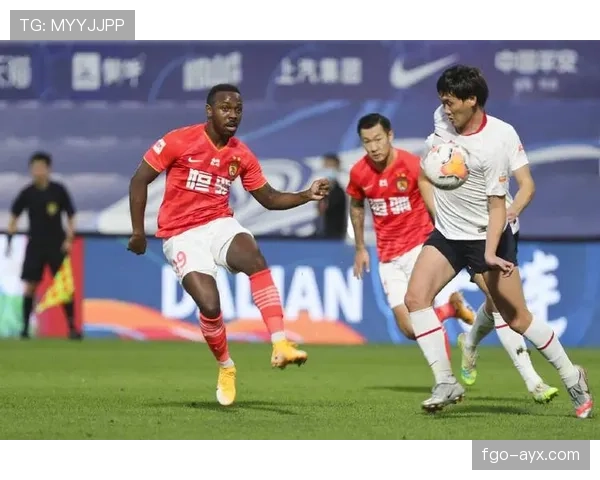 阿斯帕斯本赛季进攻风格分析：跑位灵活射术稳定表现稳健